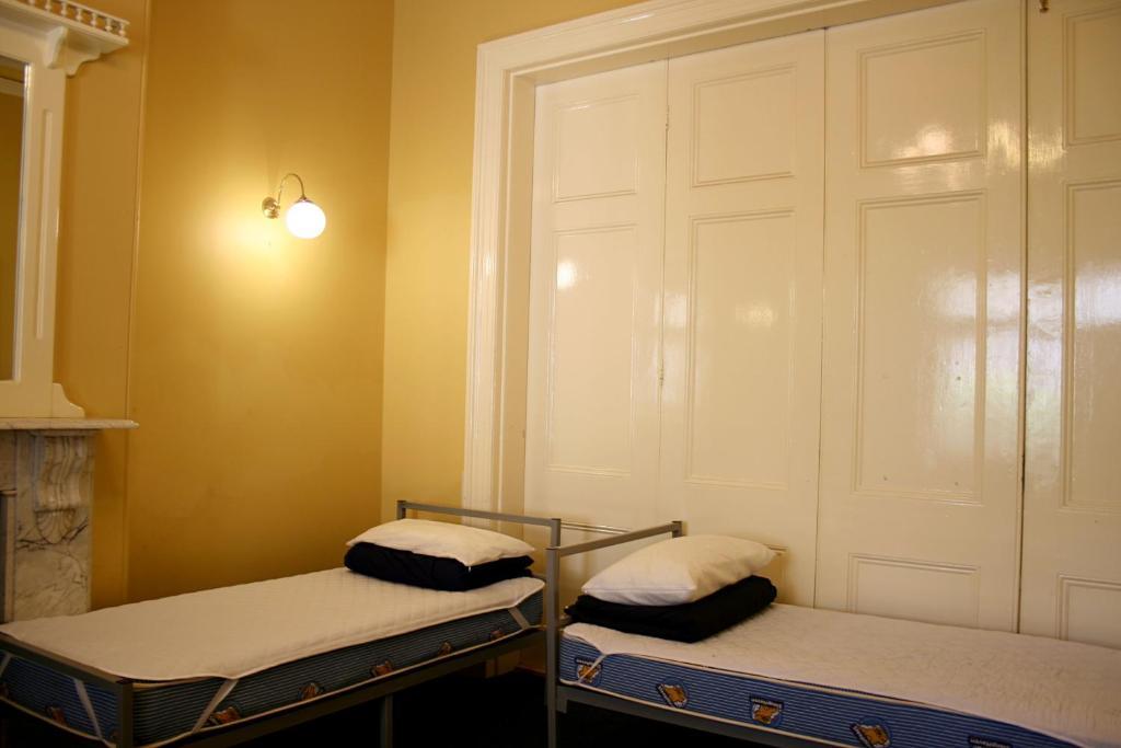 Glenelg Beach Hostel Bilik gambar